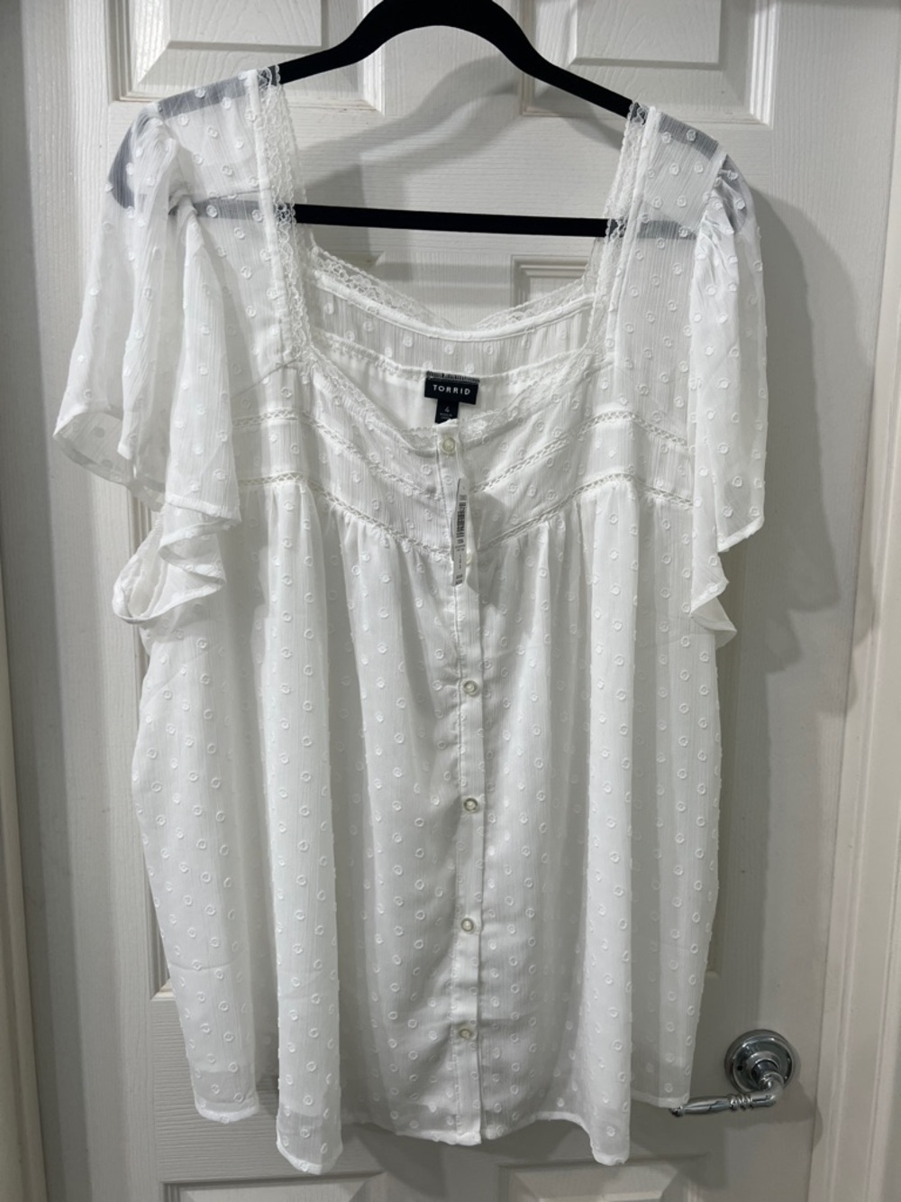 Torrid White Swiss Dot Lace Blouse Flutter Sleeve Feminine Top NWT Size 4X - Picture 4 of 6